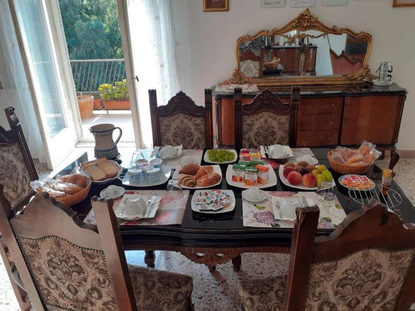A Casa Di Adele Bed & Breakfast Caserta Exterior photo