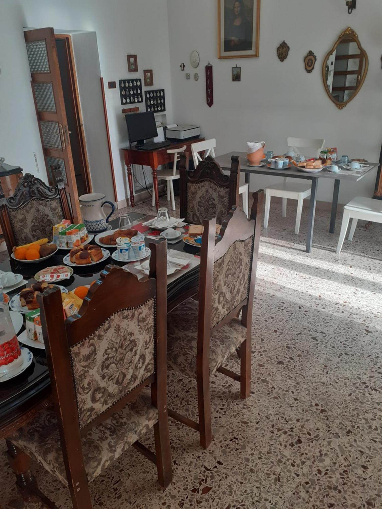 A Casa Di Adele Bed & Breakfast Caserta Exterior photo