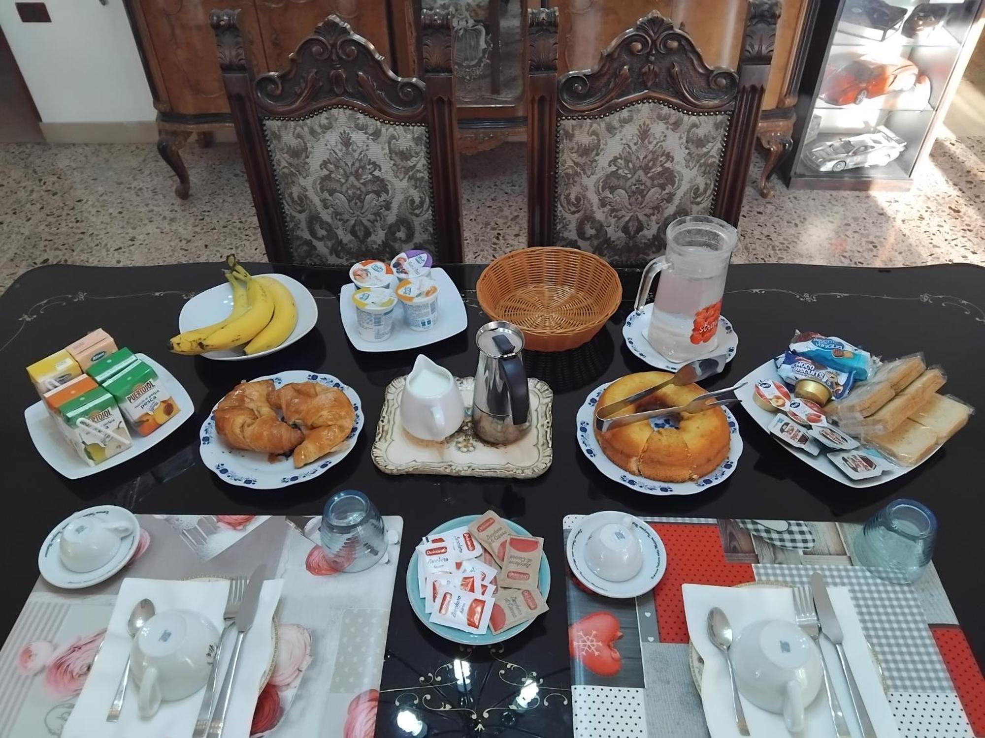 A Casa Di Adele Bed & Breakfast Caserta Exterior photo
